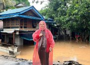 Anggota DPRD Lampung, Kostiana Terjun Langsung Beri Bantuan Korban Banjir Bandar Lampung
