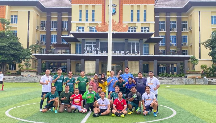 Polda Lampung dan Jurnalis Pojok Warta FC Gelar Fun Mini Soccer Peringati HPN 2025