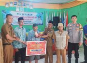 Nenek Nur Penderita Kelumpuhan Terima BLT-DD 2025 dari Pemdes Pamulihan