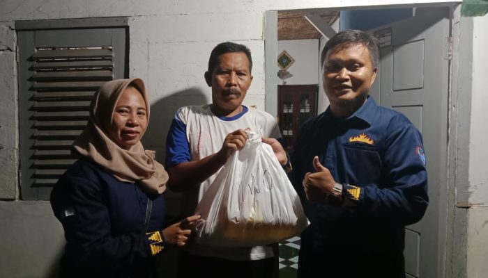 Ramadan Berkah, IWO Lampung Salurkan Paket Sembako secara Door to Door