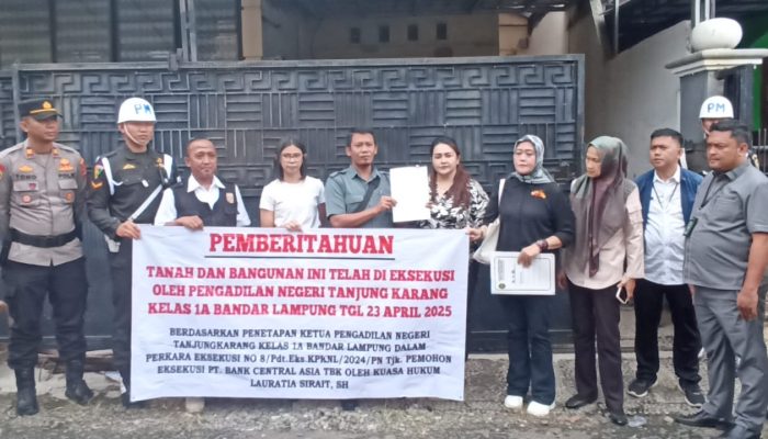 PN Tanjungkarang Gelar Eksekusi Aset PT BCA di Perumahan Taman Gunter II