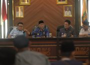Gubernur Lampung, Mirza Turun Langsung Temui Ratusan Pendemo Singkong