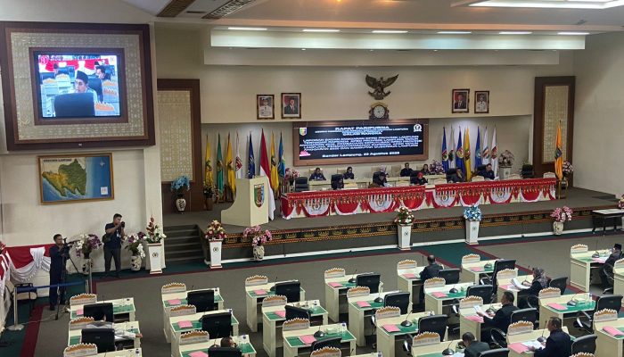 Ghofur Interupsi di Paripurna, Koreksi Defisit APBD Lampung 2026 Rp864 Miliar