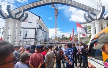 Aksi Depan Kejati Lampung, SIMPUL Desak Usut Mafia BBM Bersubsidi