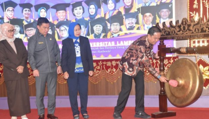 Yanuar Hadiri Dies Natalis ke-58 FKIP Unila