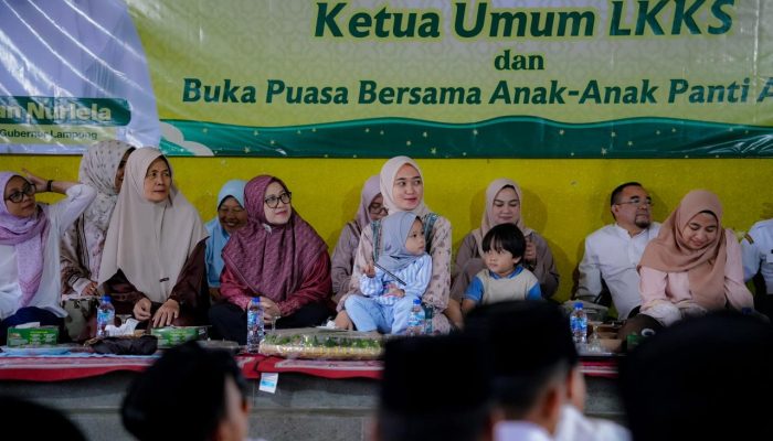 Safari Ramadhan LKKS Lampung, Ajak Anak Panti Panen Anggur dan Buka Puasa Bersama