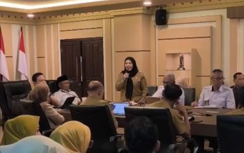 Banjir Bandar Lampung, Eva Buang Badan!