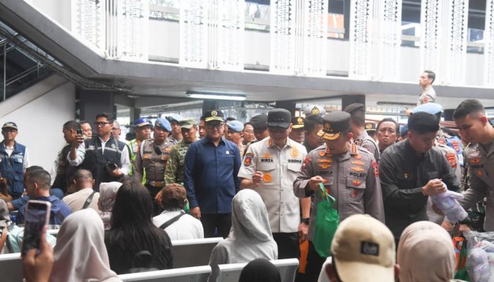 Dampingi Kapolri, Giri Tinjau Arus Balik di Bakauheni