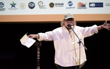Genap 68 Tahun, Isbedy Masih Produktif Bersastra